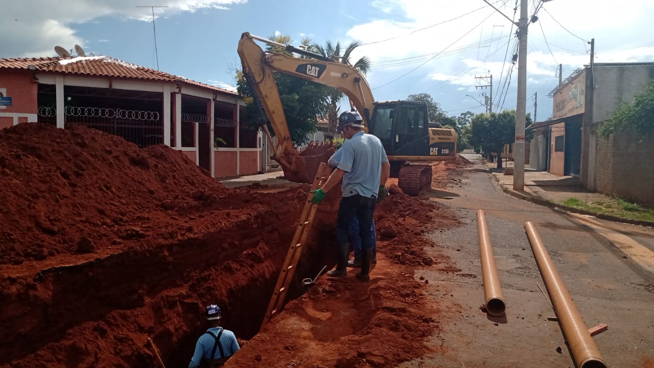 SAAEB inicia troca da rede coletora de esgoto na Rua Ibraim Mohamed