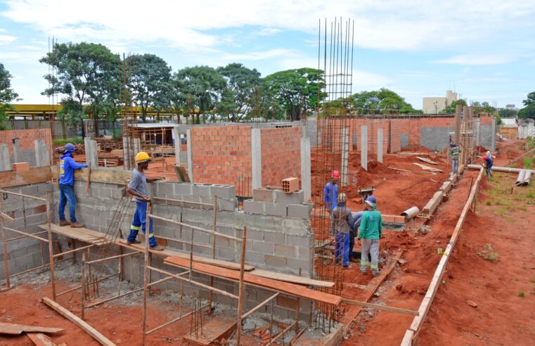 Obras do Novo “Postão” avançam e pavimento térreo começa a ser estruturado