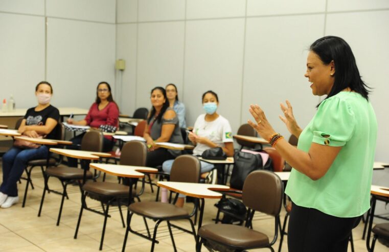Secretaria da Educação promove formação em Libras