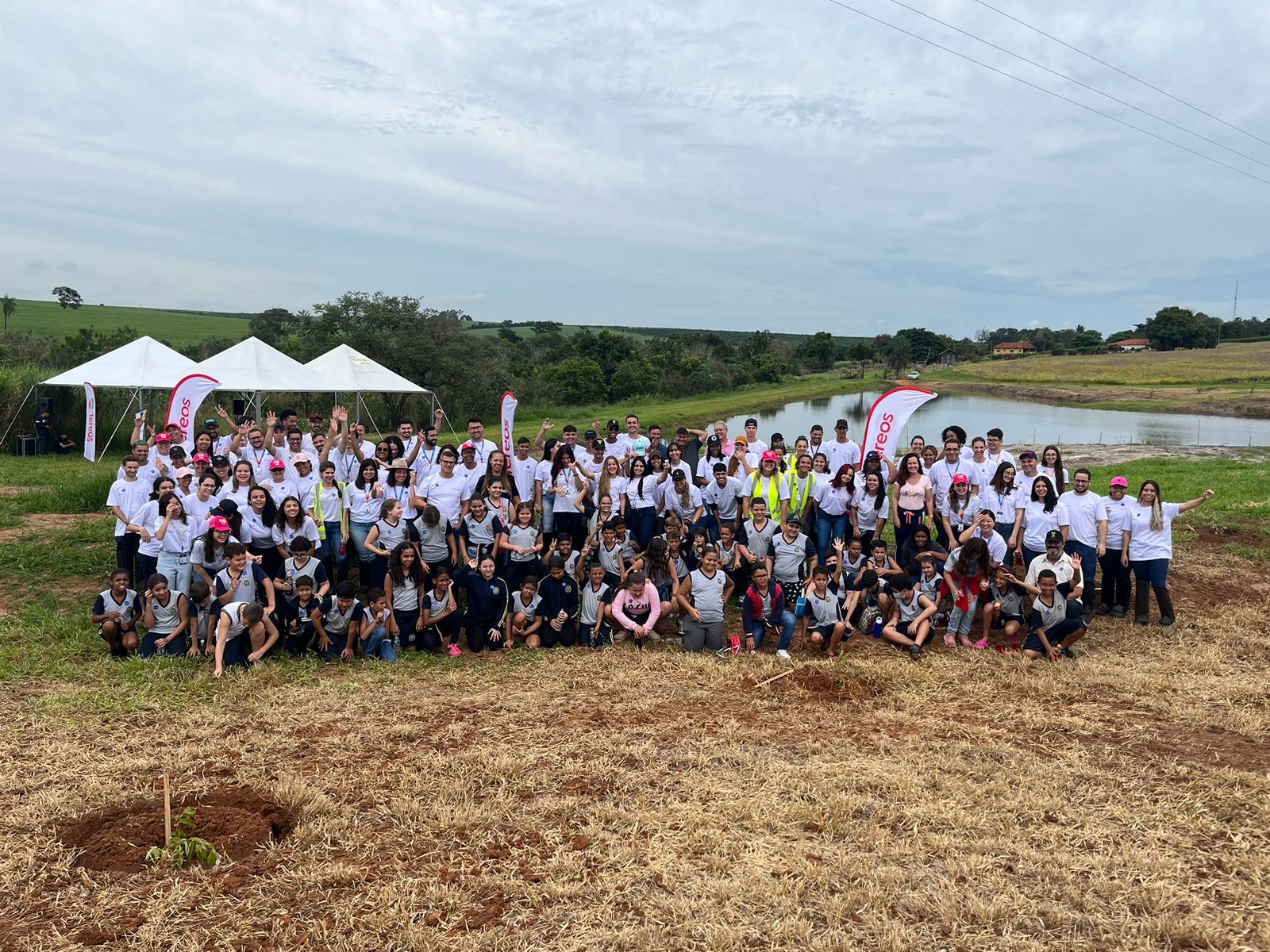 Para comemorar Dia da Água, Tereos realiza ação de recuperação de nascente em Monte Azul Paulista