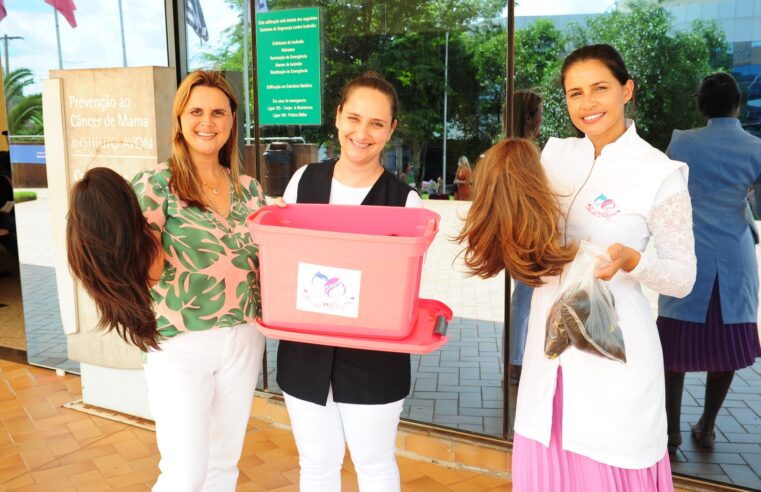 Fundo Social de Solidariedade entrega perucas para o Hospital de Amor