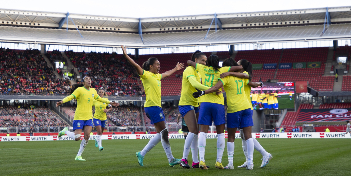 Brasil vence Alemanha em amistoso  para a Copa do Mundo