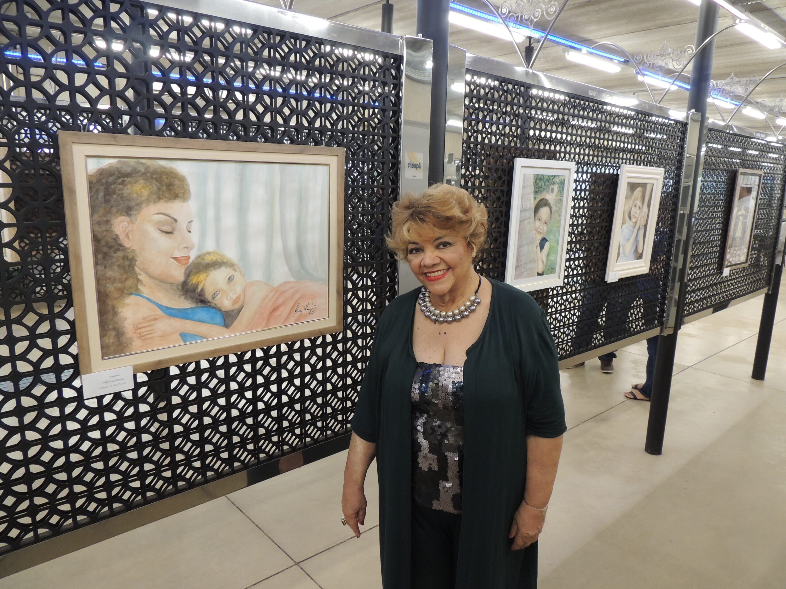 Biblioteca do UNIFEB recebe exposição “Retratando a Vida” com obras de Alciony Menegaz