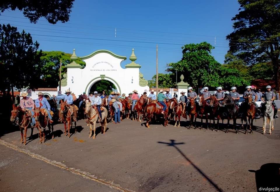 Cavalgada e concurso da Rainha lançam 3° Rodeio Pela Vida