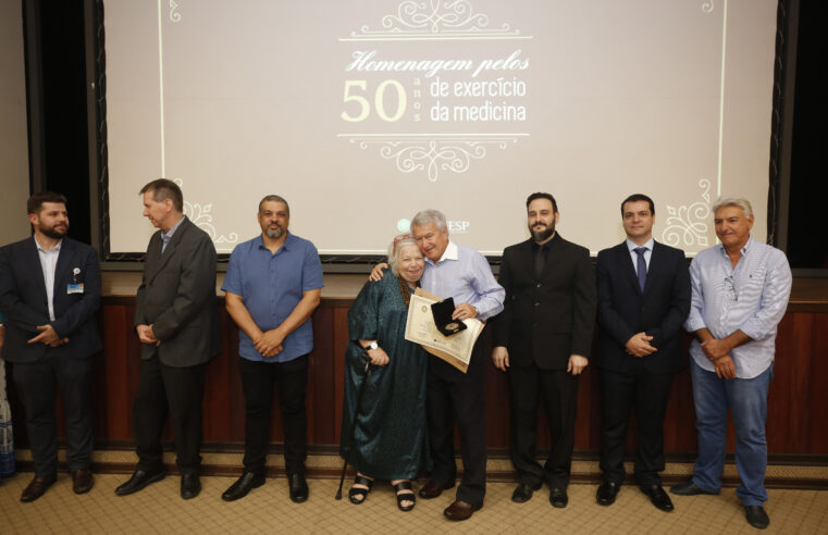 Médico barretense é homenageado pelo CREMESP em Bauru