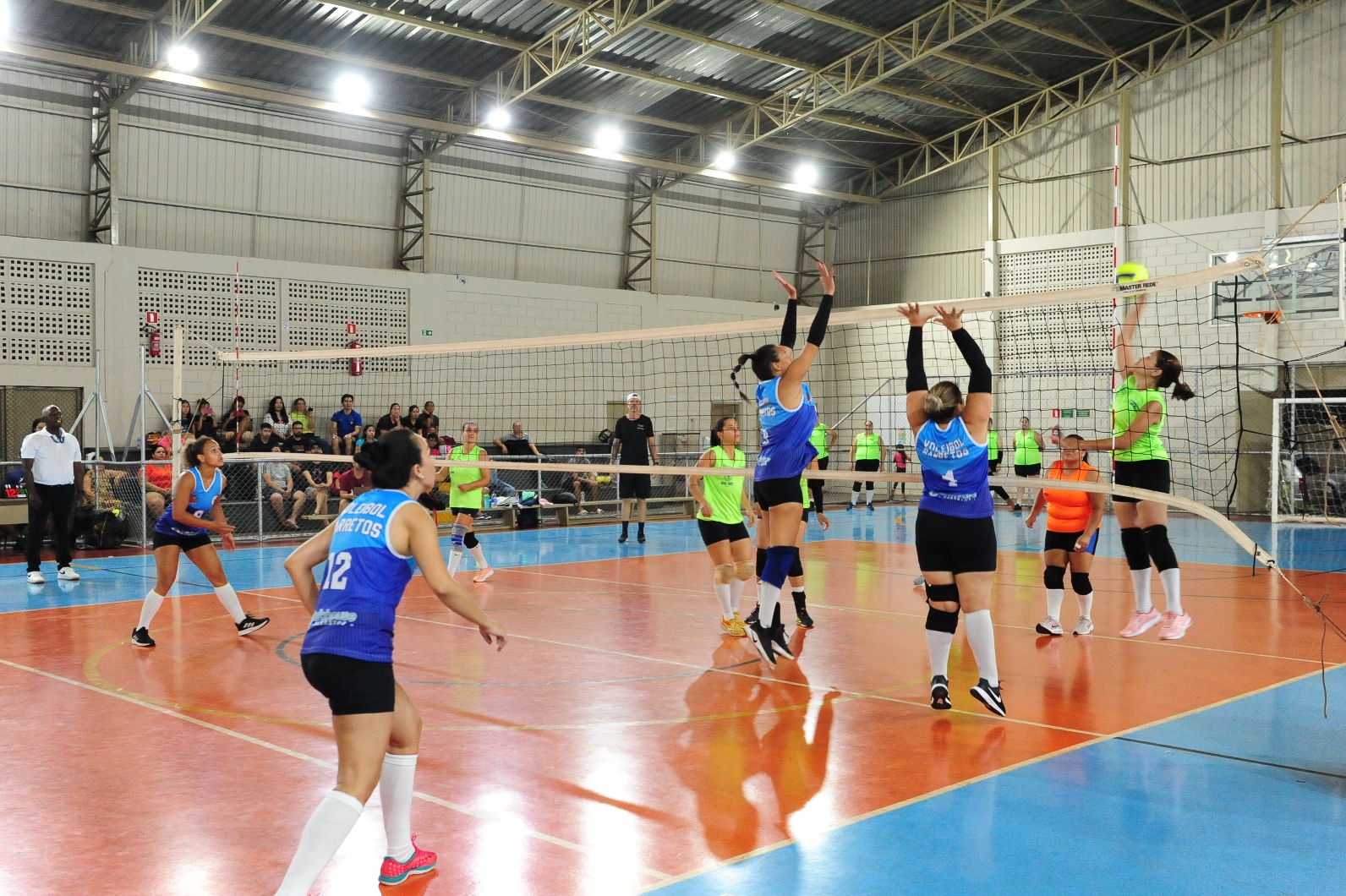 Maldivas e Master Vôlei estão na final feminina do Campeonato Municipal de Voleibol 2023