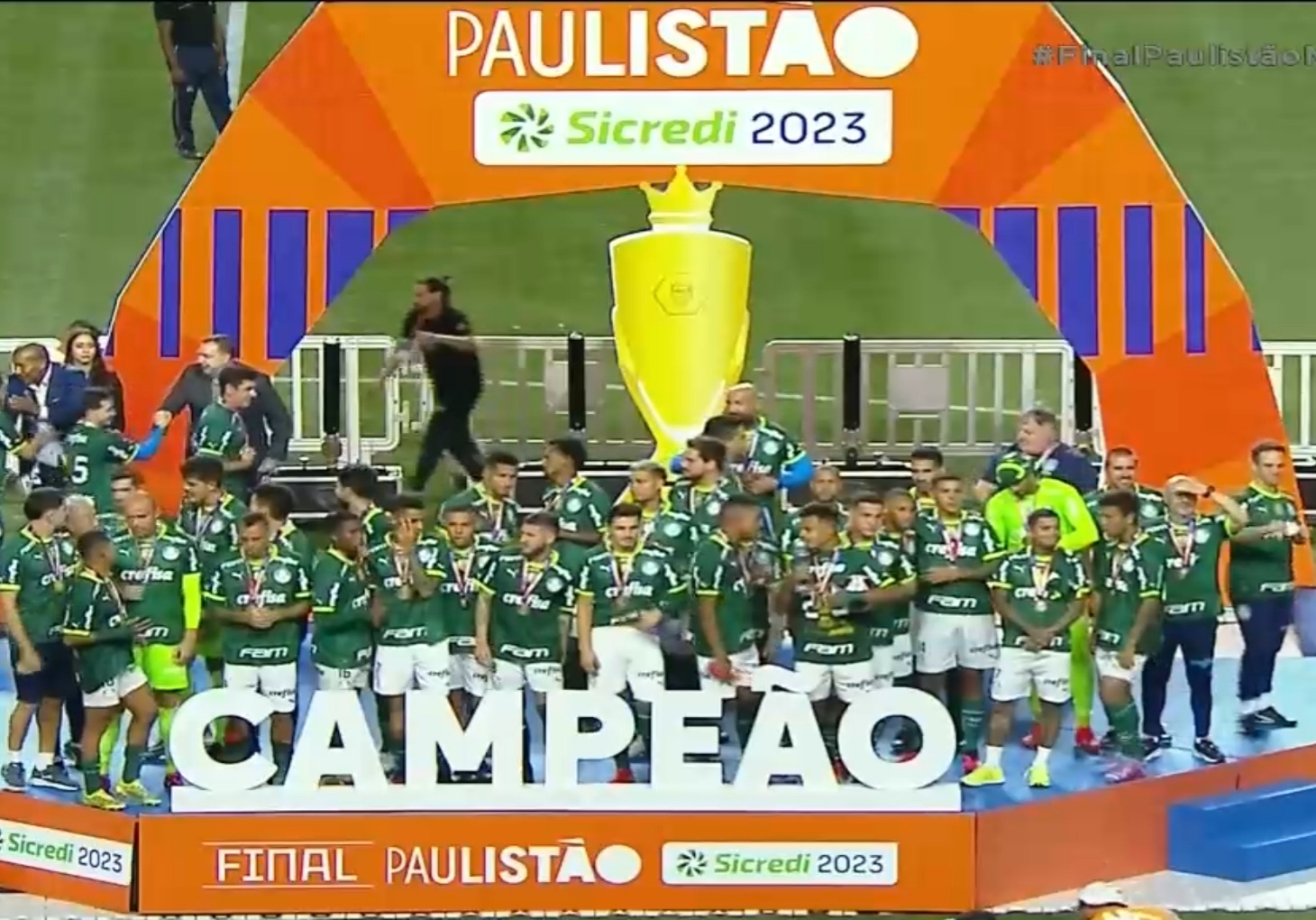 Palmeiras goleia e conquista o Bicampeonato Paulista