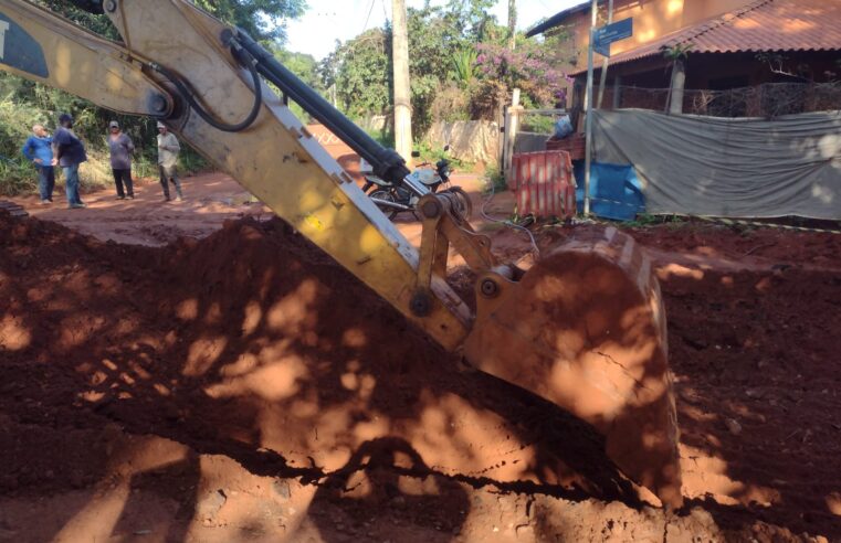 Prefeitura inicia obras para o asfalto do Jardim Caiçara, após 70 anos de espera dos moradores