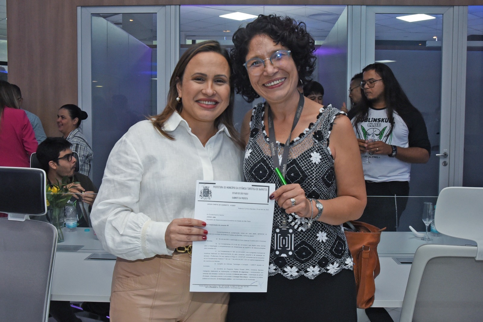 Prefeita Paula Lemos reivindica implantação da Internet 5G em Barretos