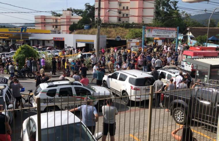 Homem invade creche em Blumenau e mata quatro crianças