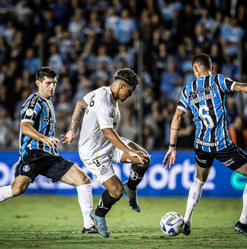 Corinthians supera o Cruzeiro e o Santos perde no Sul