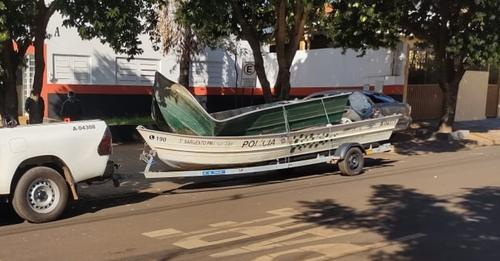 Pescador colide barco com estrutura da ponte fugindo da polícia no Rio Grande