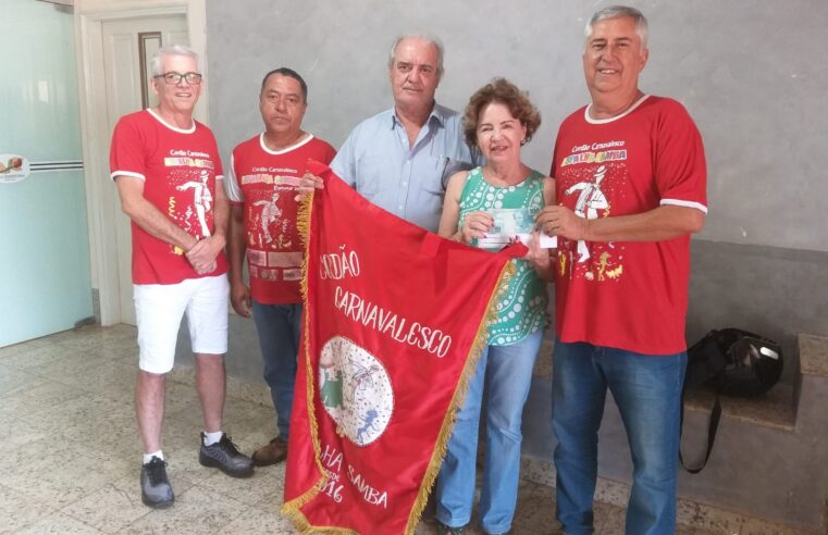 Espalha Samba encerra atividades e faz doações para entidades