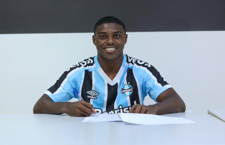 Atacante Lian, ex-BEC assina contrato profissional com o Grêmio