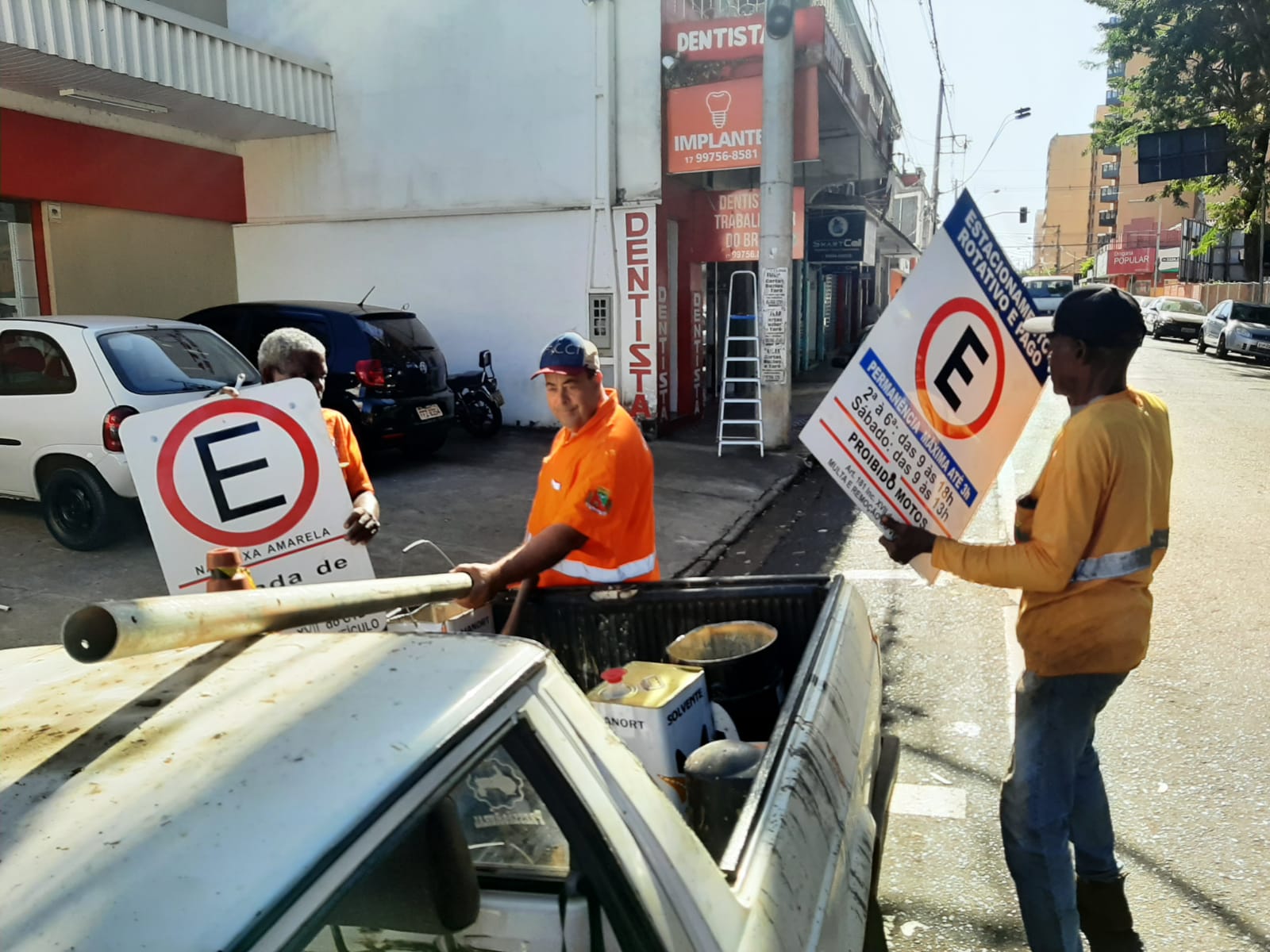 Obras na Praça Francisco Barreto alteram ponto de ônibus no centro