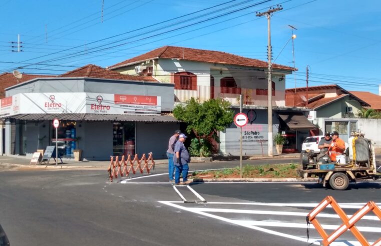 Trânsito implanta sinalização na Praça Santa Helena