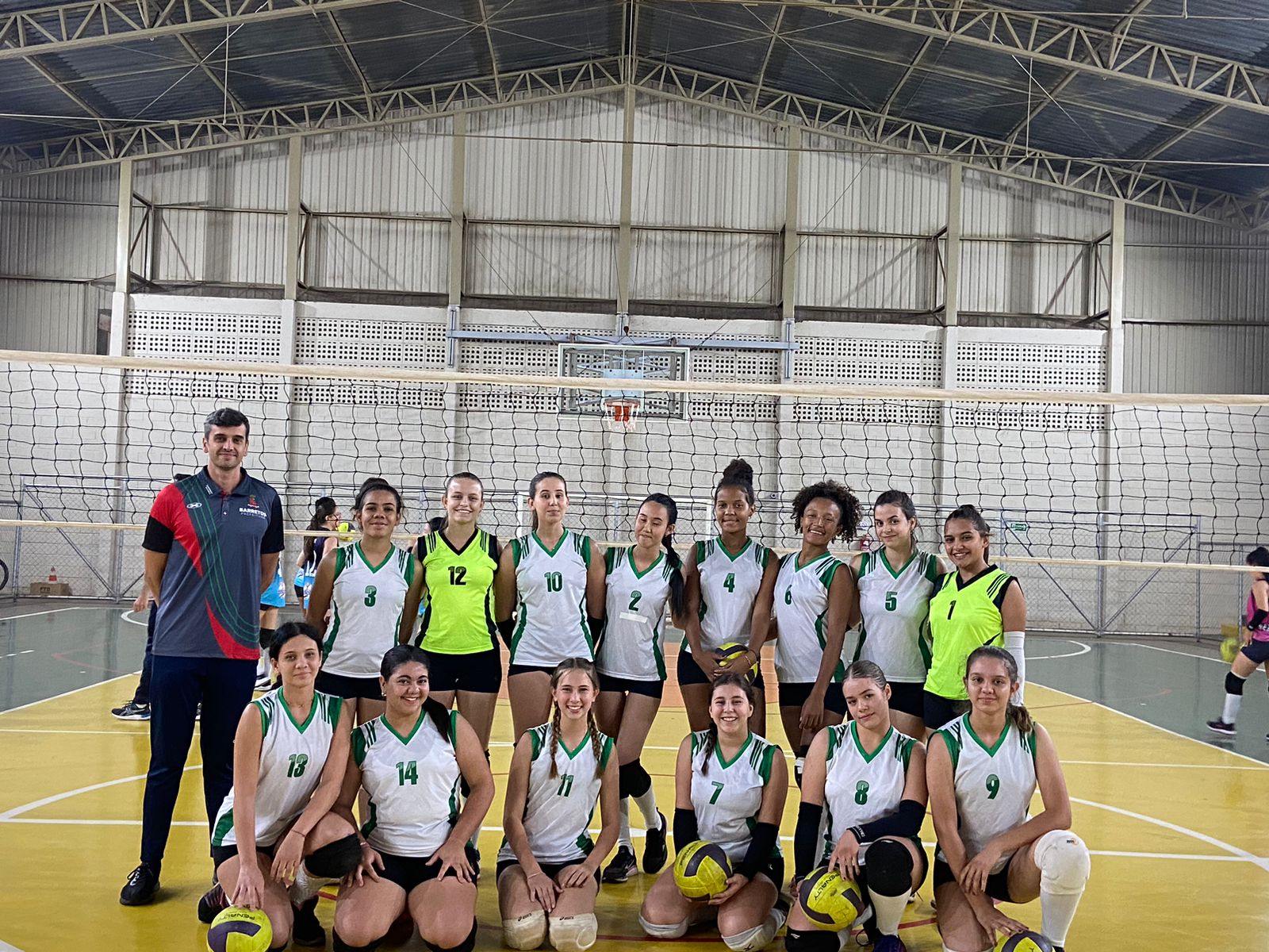 Após sete anos, equipe de vôlei sub-19 da Secretaria Municipal de Esportes se classifica para final estadual dos Jogos Abertos da Juventude