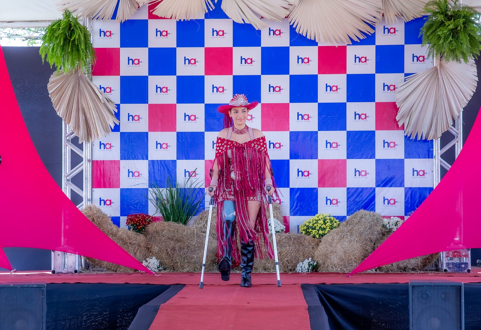 Paciente Ingrid Oliveira Assis é eleita Rainha do Rodeio pela Vida