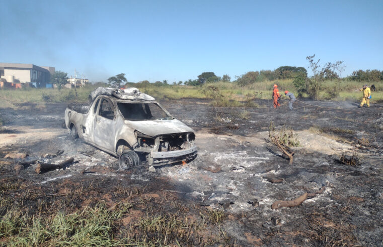 Ambulância de Altair pega fogo  próximo ao AME