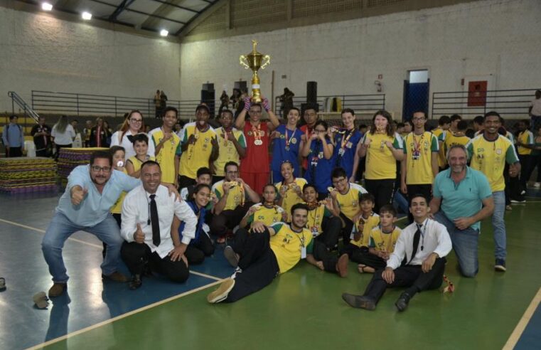 Equipe colinense é campeã da Copa Colina Open de Li Tchuo Pa Kung Fu