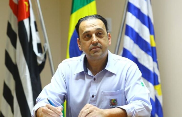 Vice-governador realiza entrega de casas em Guaíra e Guaraci