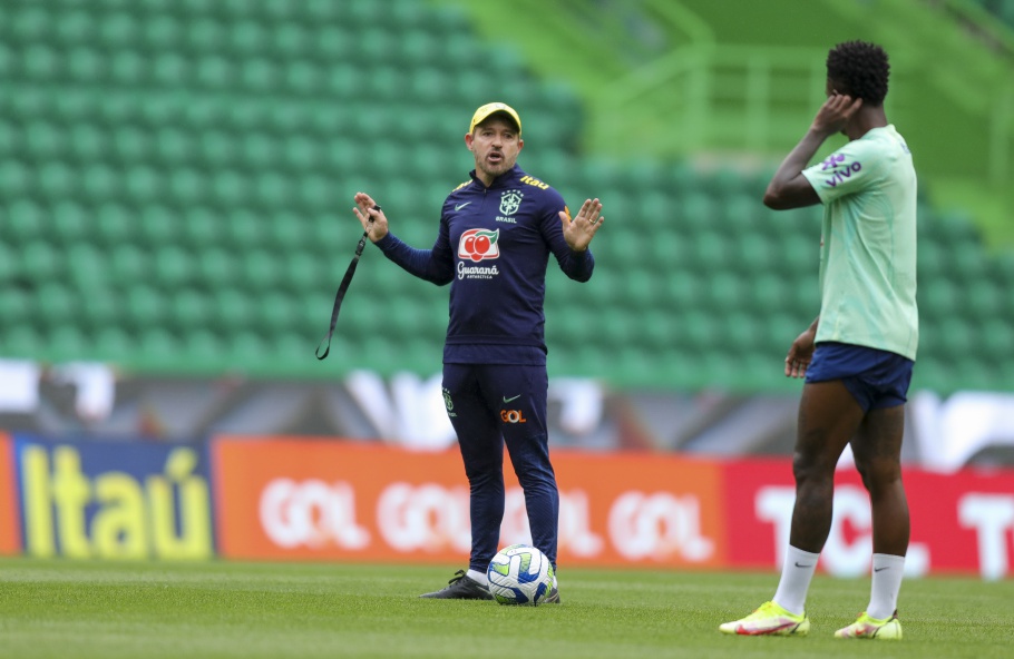 Técnico Ramon Menezes espera jogo difícil contra Senegal