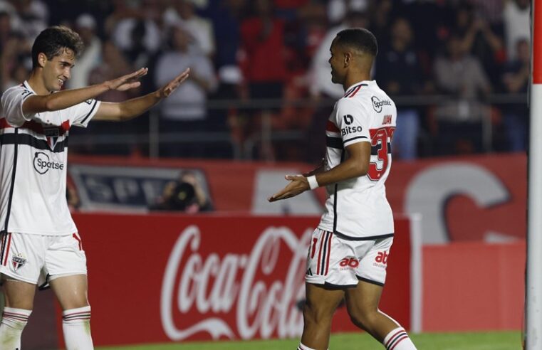 São Paulo classifica invicto após bater o Tigre