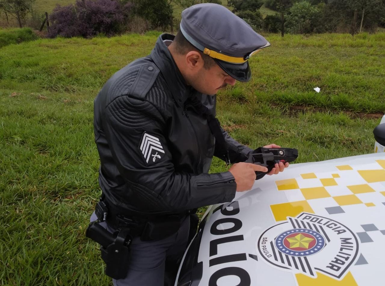 Polícia Rodoviário prende três por receptação e porte ilegal de arma de fogo