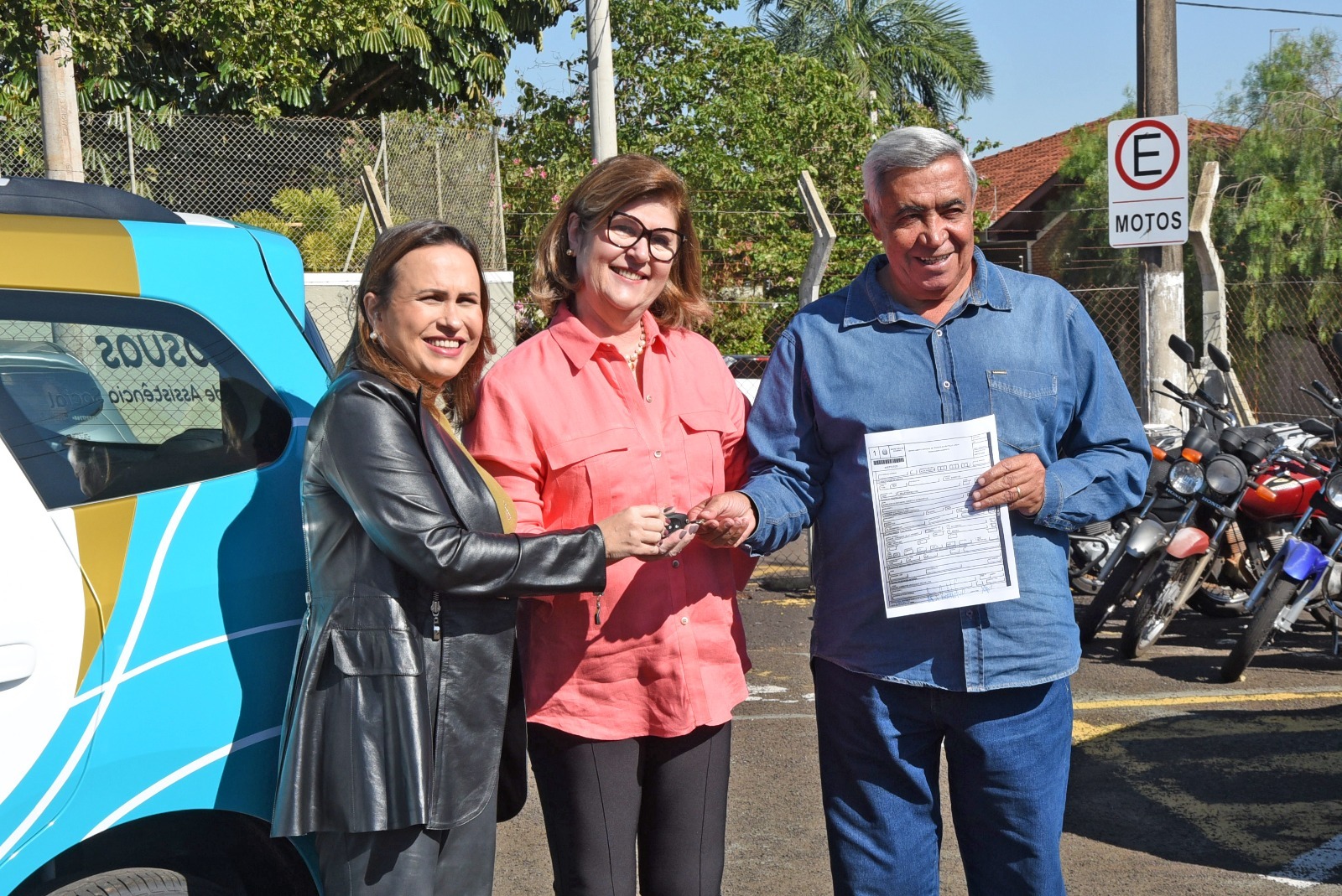 Secretaria Municipal de Assistência Social recebe veículo zero quilômetro