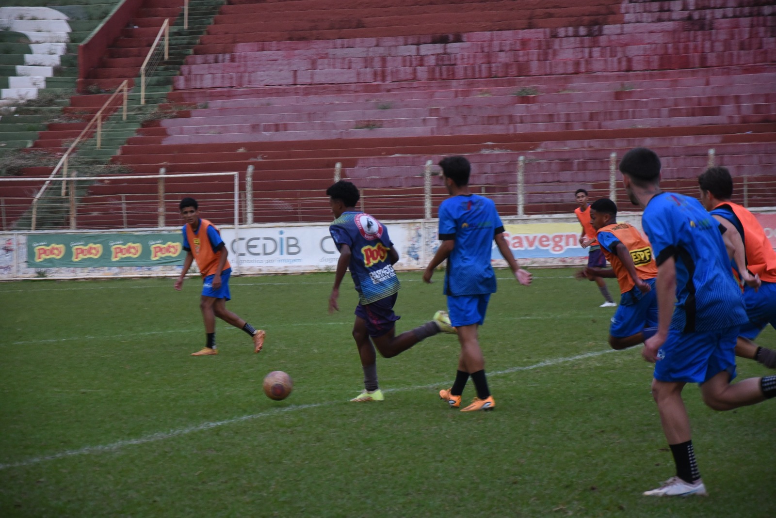 Treinadores da base comentam classificação do BEC para segunda fase