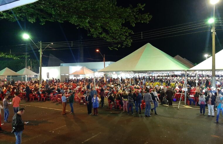 Arraial da Alegria recebe público recorde na segunda noite