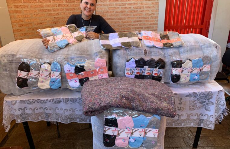 Fundo Social de Solidariedade recebe doação de cobertores e meias da Golfe Class