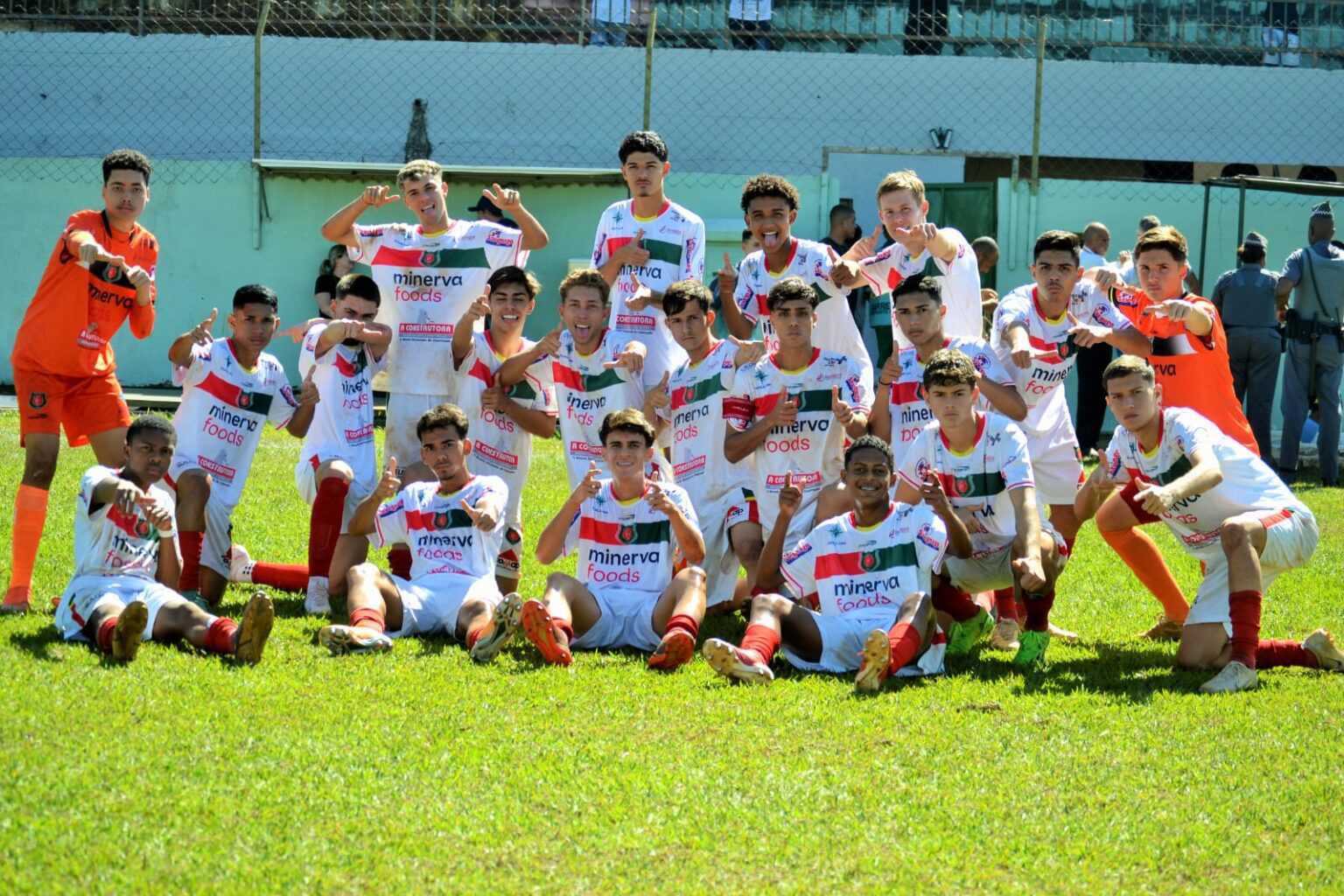 Sub-17 vence e assume a vice-liderança do Grupo