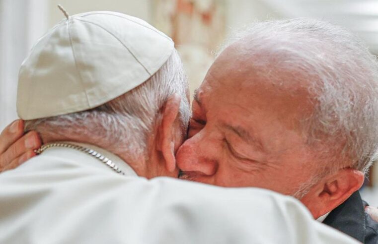 Lula e Papa Francisco se encontram no Vaticano