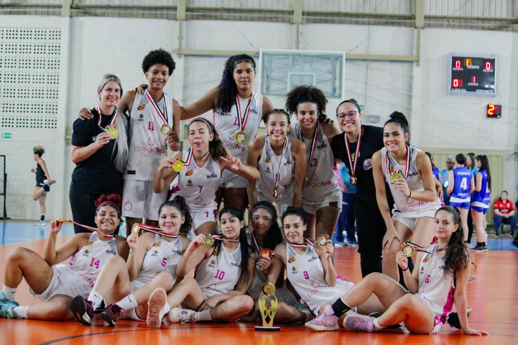 Com apoio do Colégio FEB, equipe feminina de Basquete da APAB é campeã nos Jogos Regionais 