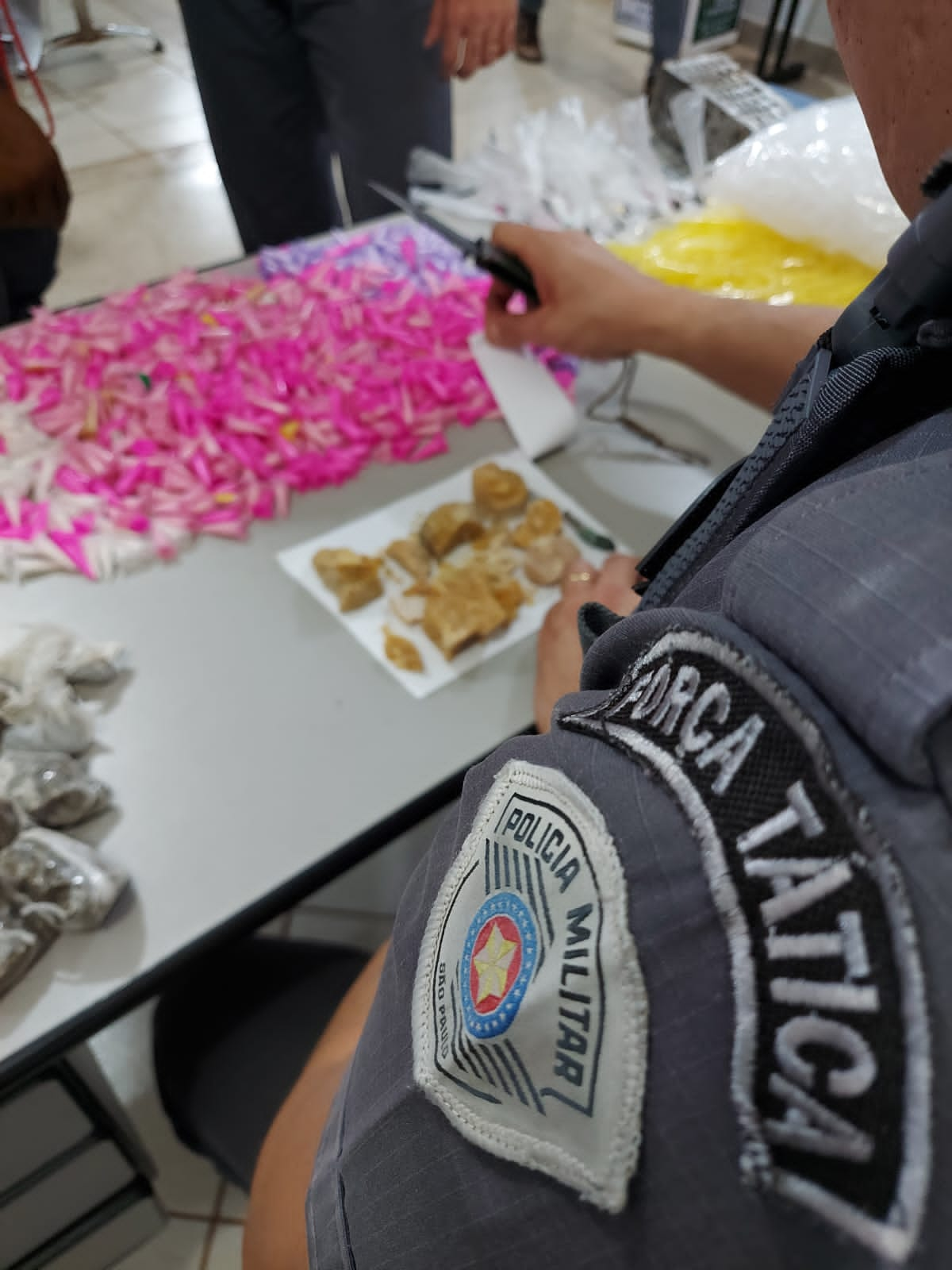 PM faz apreensão de drogas nos Predinhos