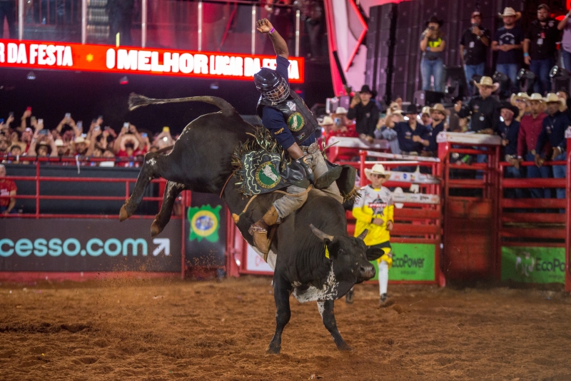 Rodeio Júnior revela talentos do esporte na Festa do Peão de Barretos