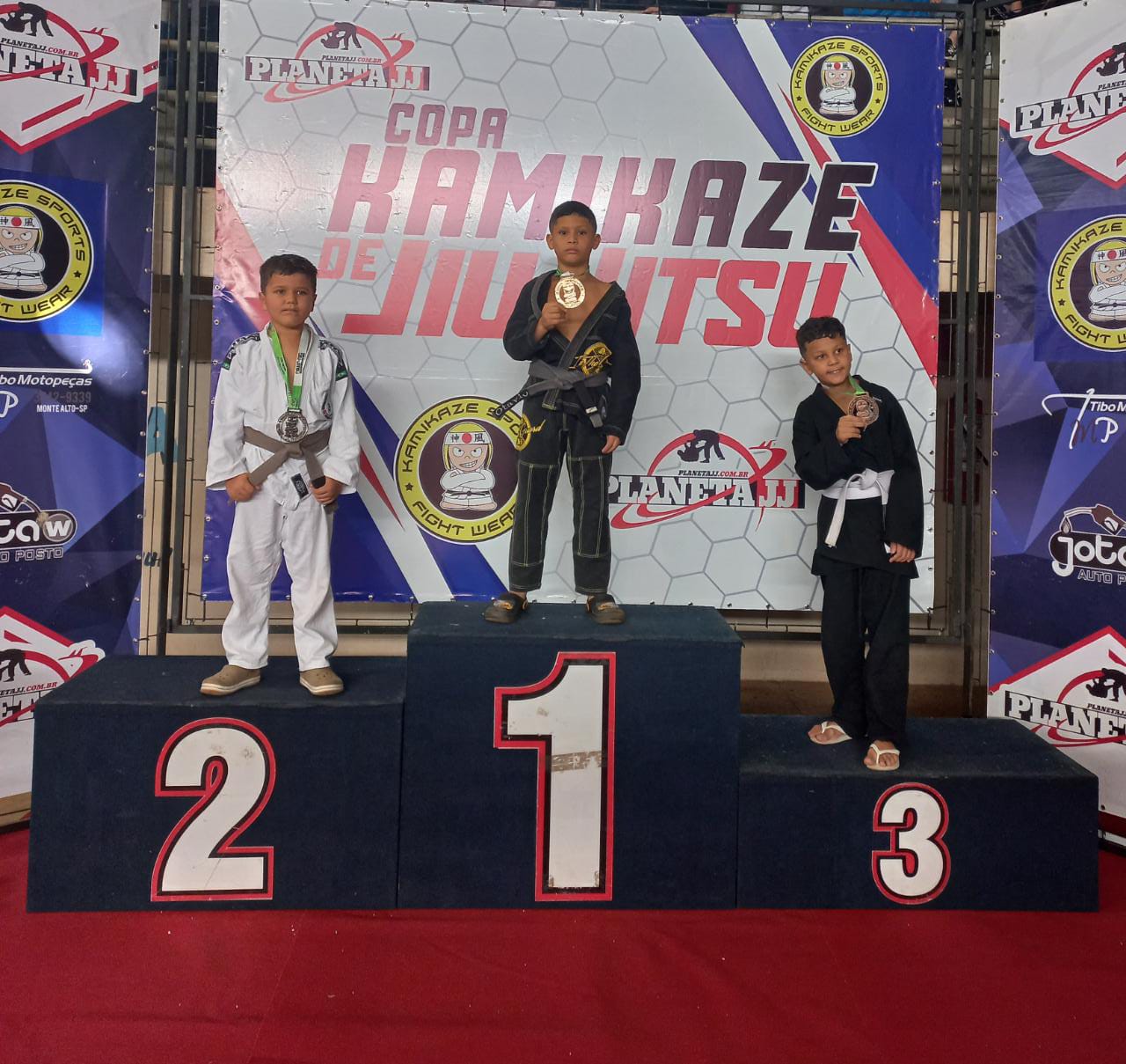 Equipe Motta conquista 19 medalhas na Copa Kamikase