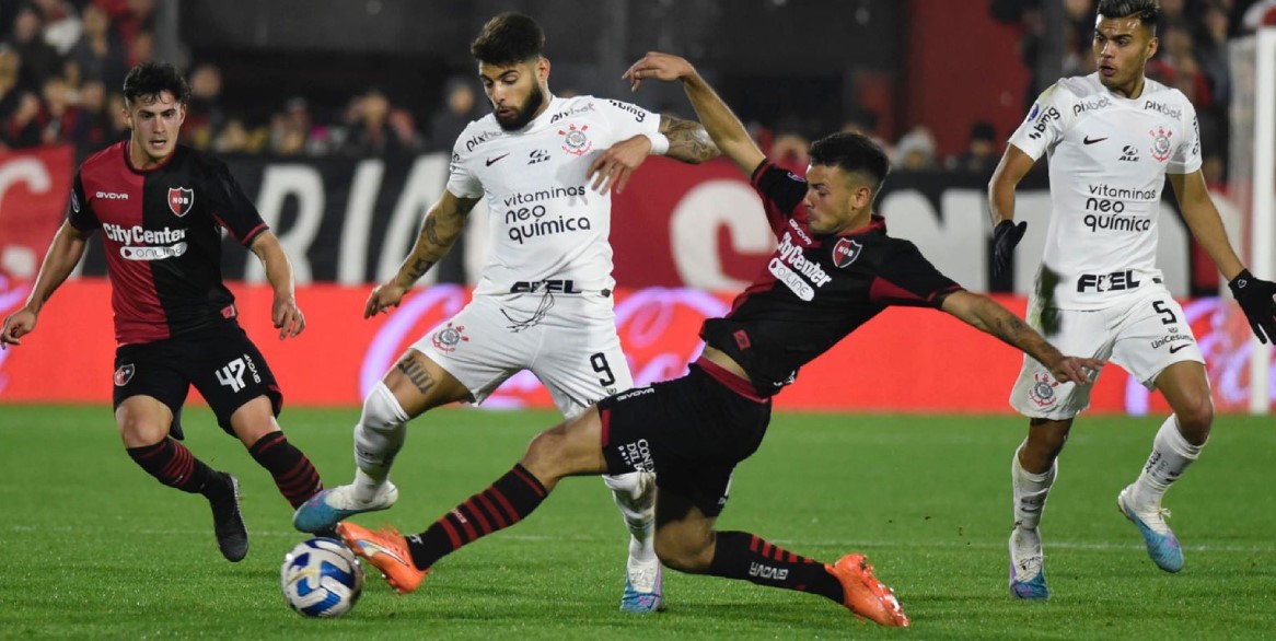 Corinthians empata na Argentina e classifica na Sul-Americana