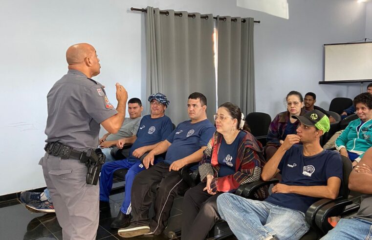 APAE recebe primeira aula do PROERD