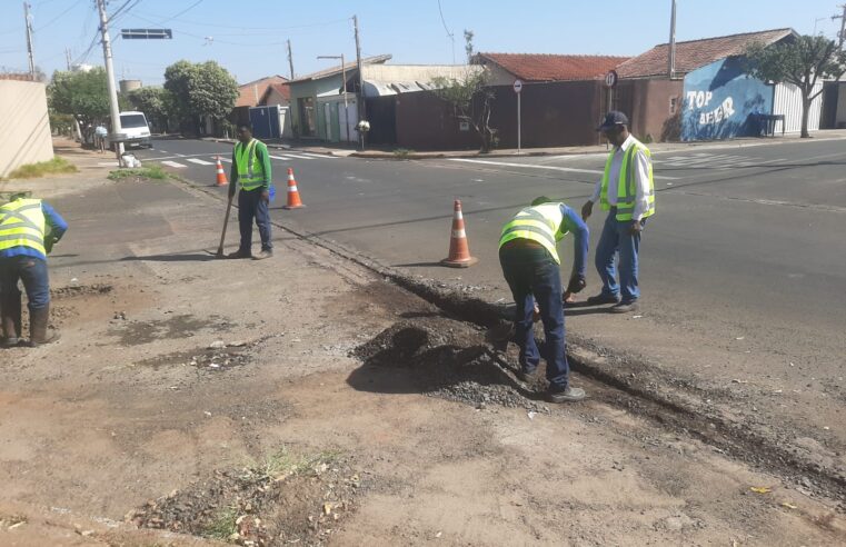 Paula Lemos anuncia recapeamento do bairro Barretos 2