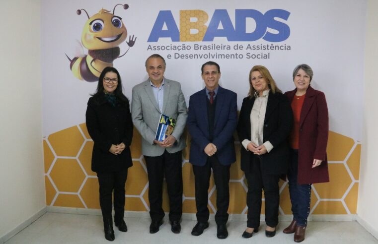 Deputado Sebastião Santos e Secretário de Turismo Roberto de Lucena visitam a ABADS