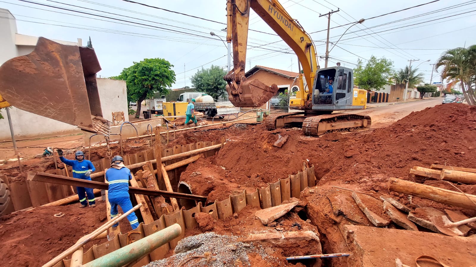 Obras antienchentes na região central avançam e instalação de aduelas entra na fase final