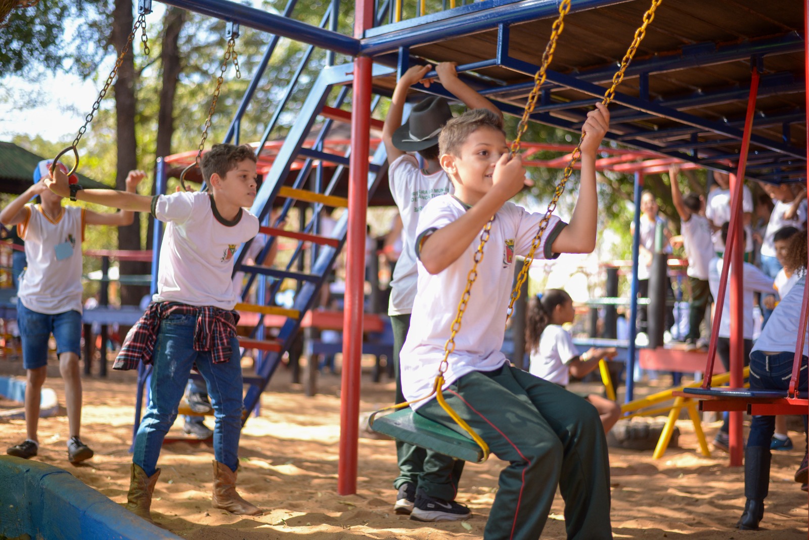 Mais de 5 mil alunos da Rede Municipal de Ensino participam da Festa do Peão com visitas ao Rancho do Peãozinho