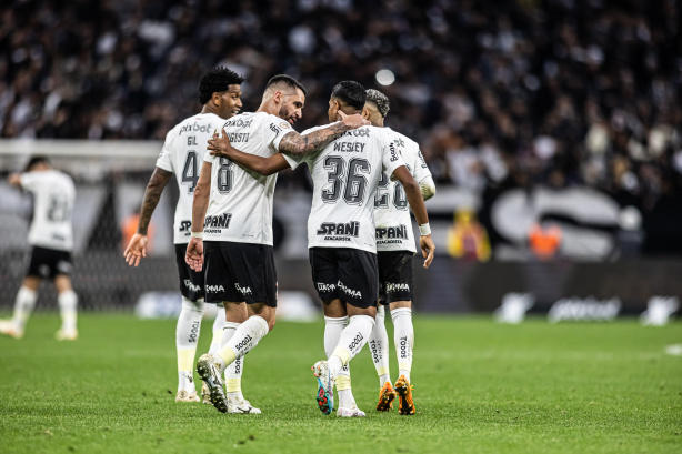 Corinthians joga hoje pela Sul-Americana e Inter pela Libertadores