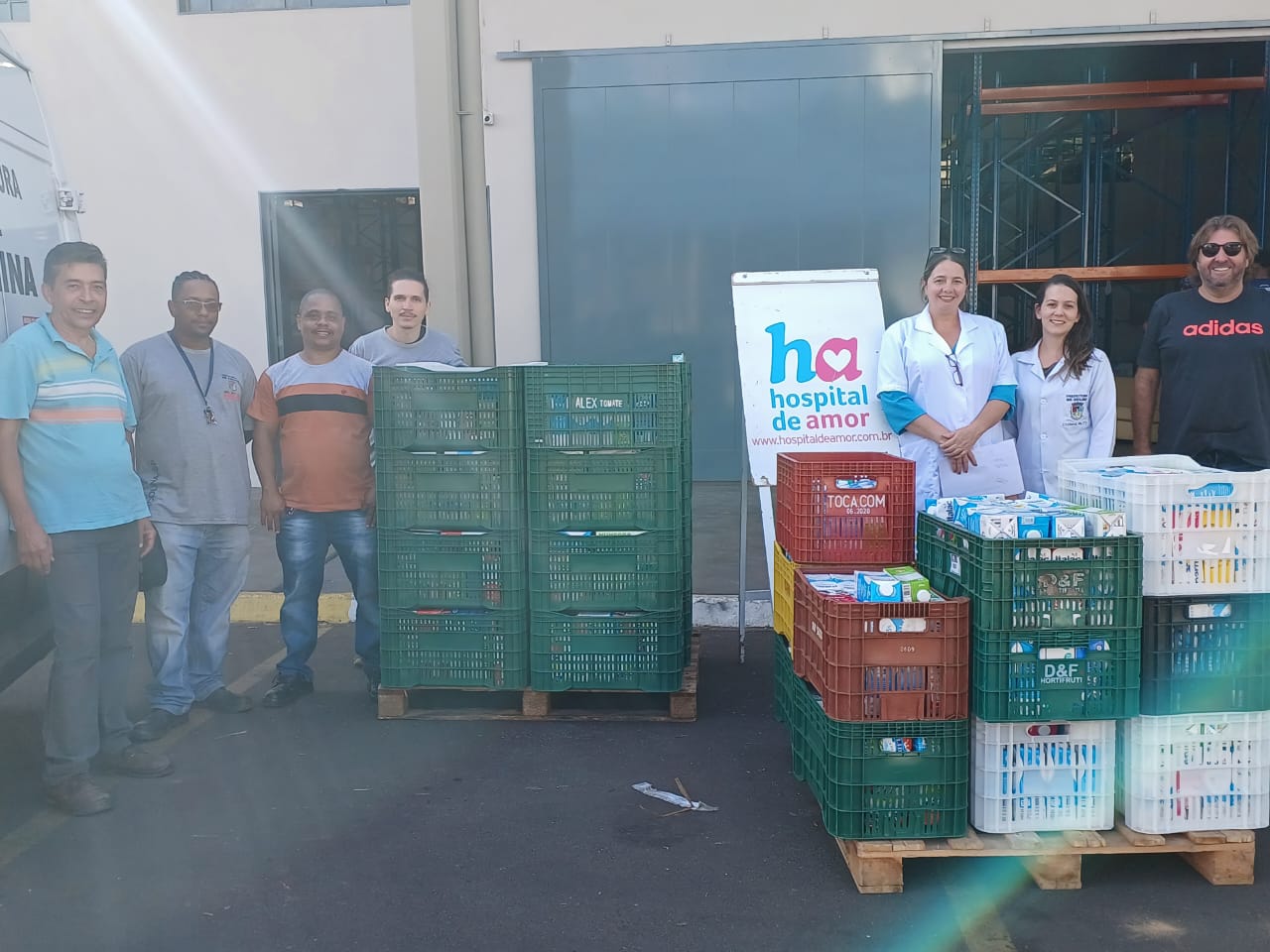 Hospital de Amor recebe leite arrecadado na Festa do Cavalo