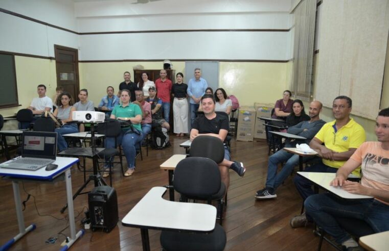 Colina inicia aulas no Polo da Univesp