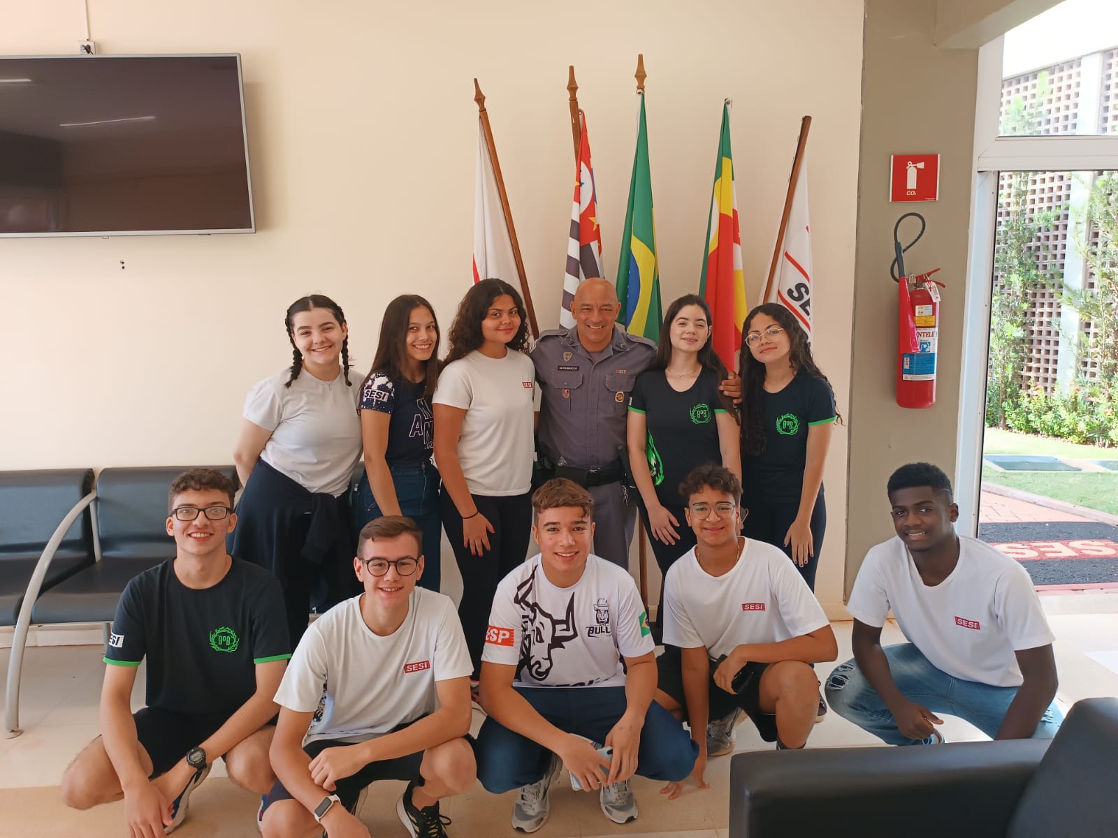 Policiamento leva orientação para estudantes do SESI