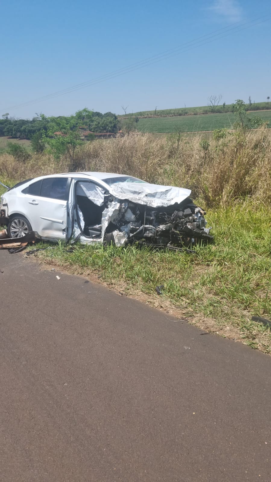 Polícia Rodoviária registra colisão frontal na SP-425 em Guapiaçu