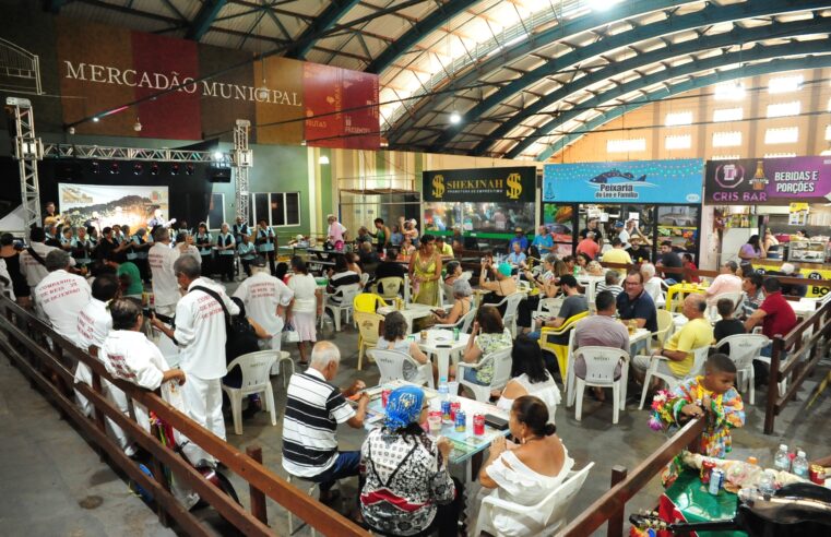 Aniversário de 11 anos do Viola e Canturia lota Mercadão Municipal